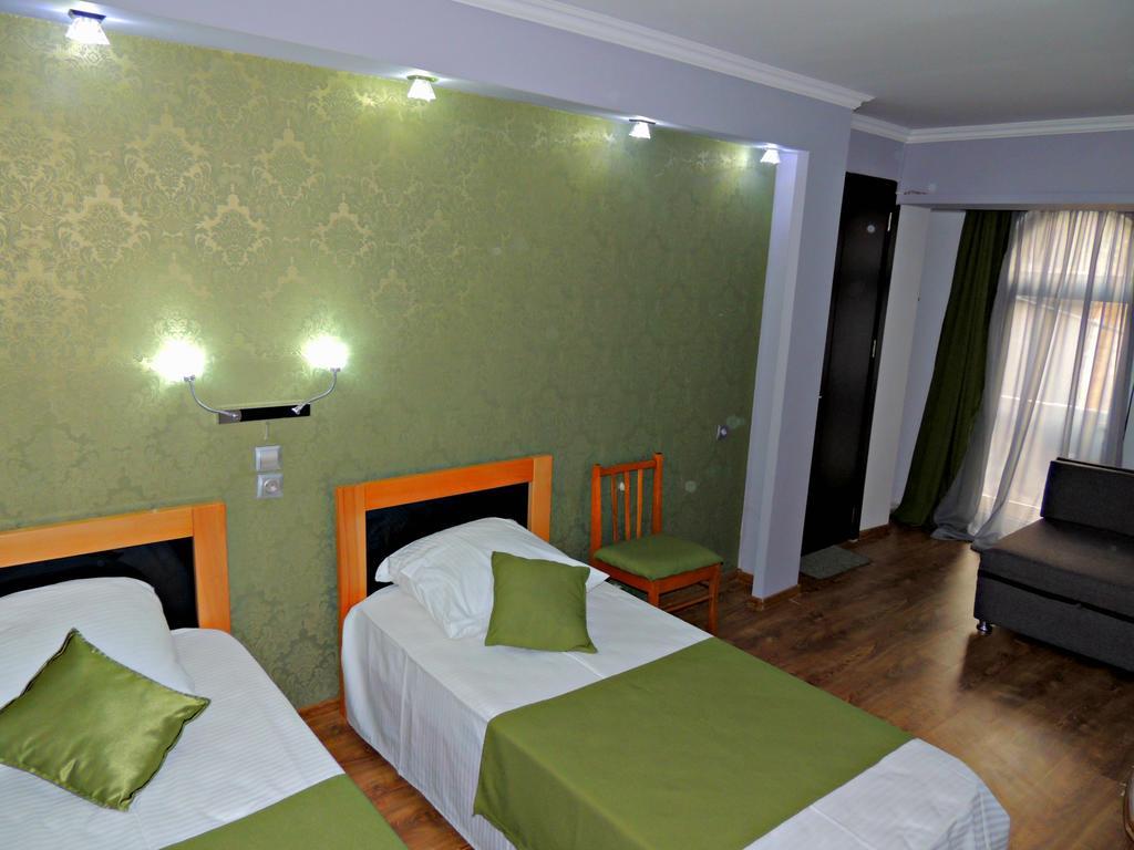 ホテルSunny Tiflis エクステリア 写真