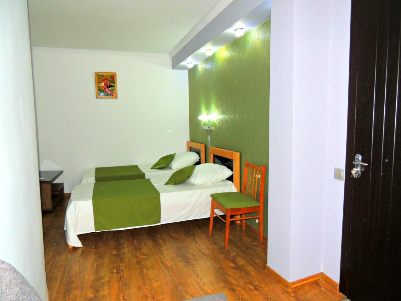 ホテルSunny Tiflis エクステリア 写真